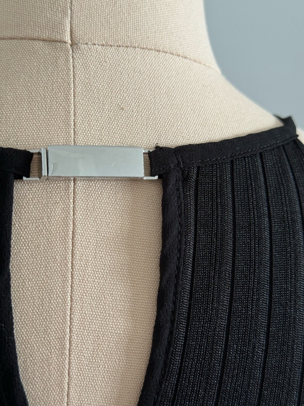 ZARA Halter Smooth Ribbed Tank - Picture 5 of 11